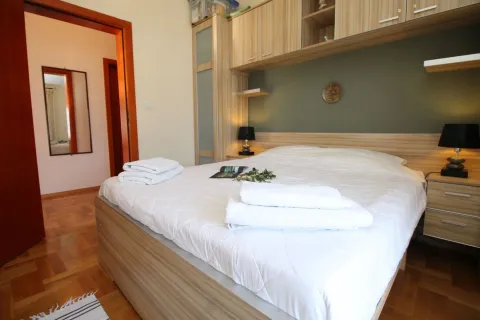 Izdavanje, dvosoban stan, 47m², Bečići, Budva - image 6