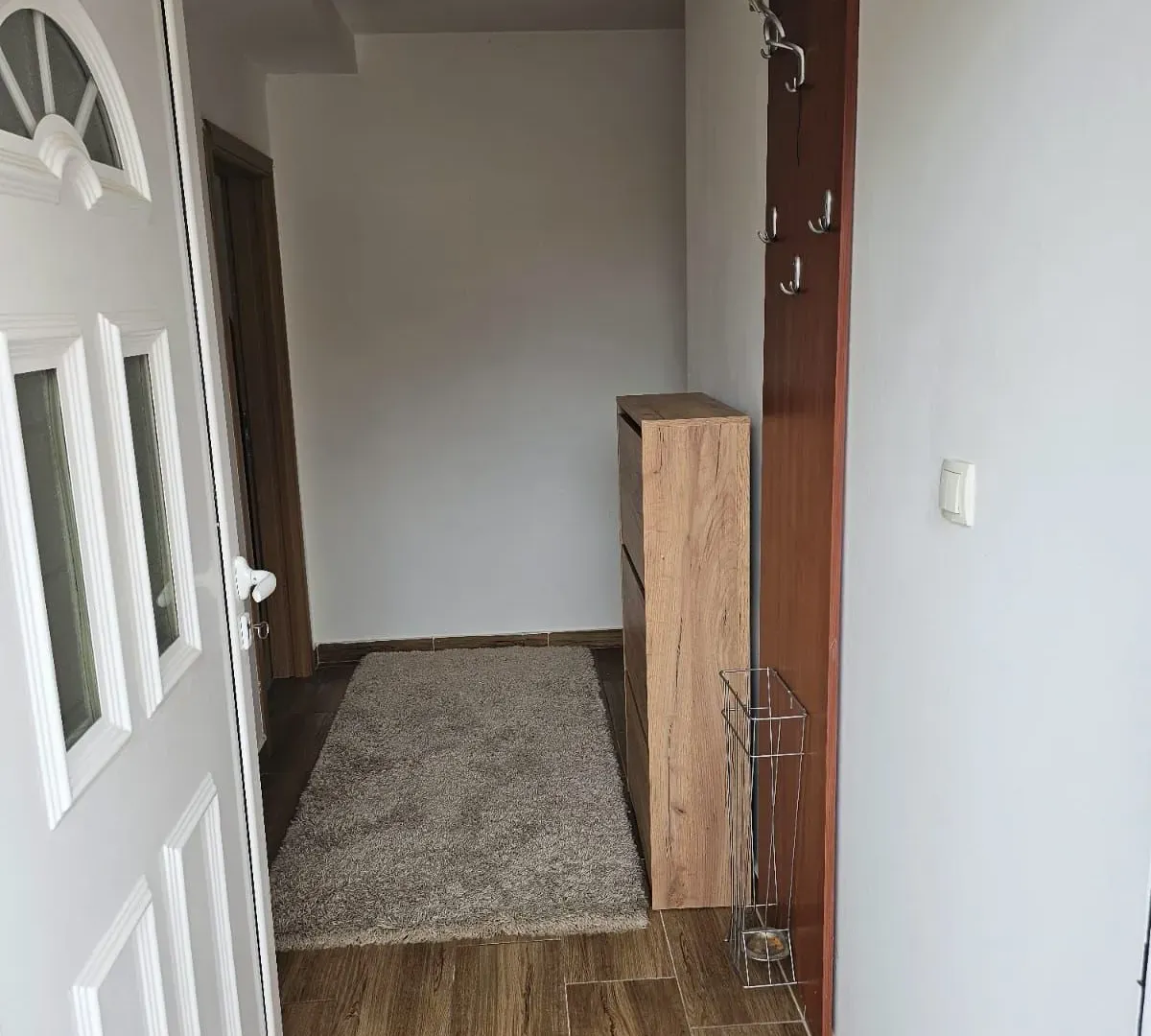 Izdavanje, dvosoban stan, 50m², Stari Aerodrom, Podgorica