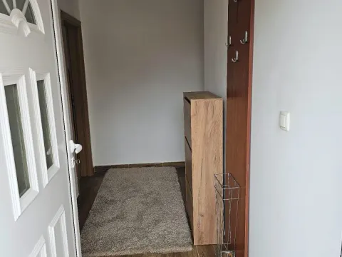 Izdavanje, dvosoban stan, 50m², Stari Aerodrom, Podgorica - image 12