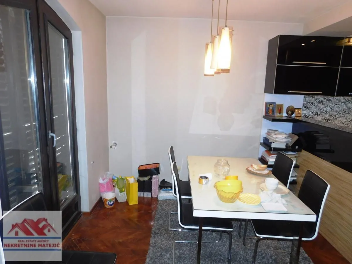 Prodaja, kuća, 300m², Kragujevac, Srbija