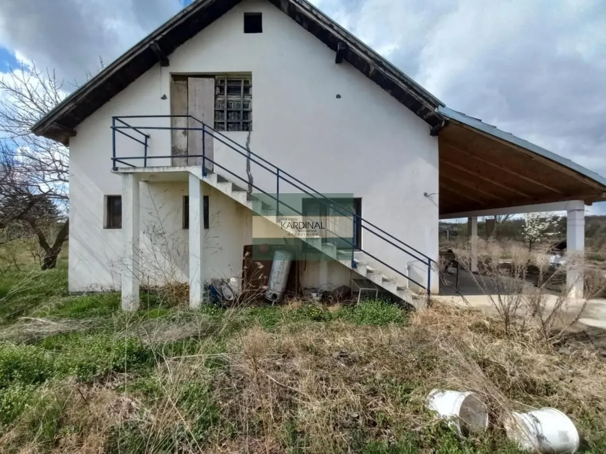 Prodaja, kuća, 219m², Medjulužje, Mladenovac