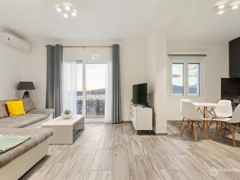 Sale, two bedroom apartment, 55m², Tivat, Crna Gora - image 6