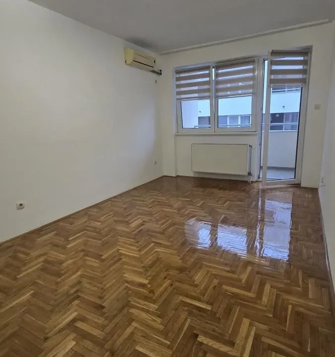 Izdavanje, dvosoban stan, 56m², Bulevar Oslobodjenja, Novi Sad Sve Podlokacije
