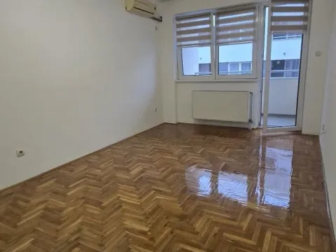 Rent, two bedroom apartment, 56m², Bulevar Oslobodjenja, Novi Sad Sve Podlokacije