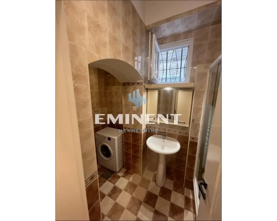 Izdavanje, stan, 42m², Stari Grad, Beograd
