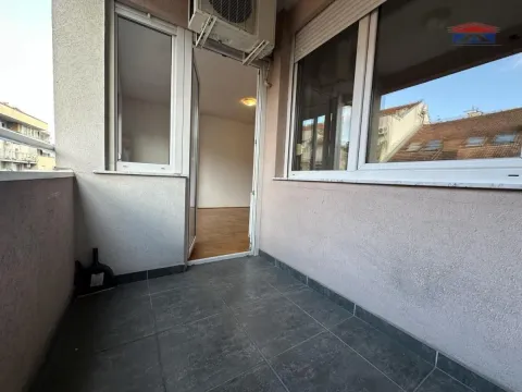 Izdavanje, poslovni prostor, 45m², Grbavica, Novi Sad Sve Podlokacije - image 11