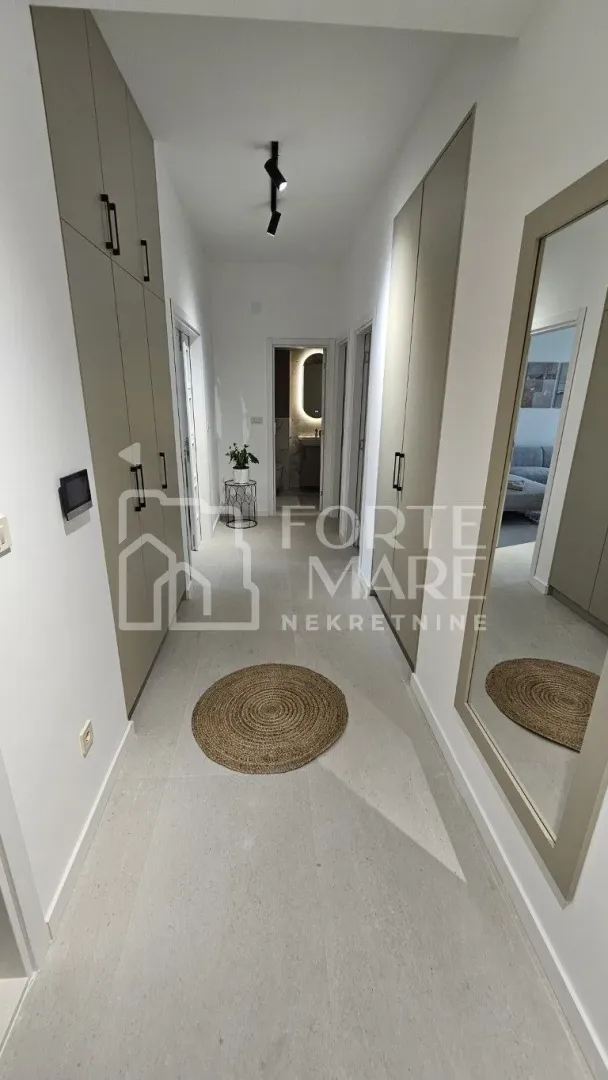 Prodaja, dvosoban stan, 87m², Baošići, Herceg Novi