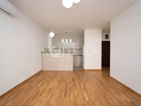 Izdavanje, dvosoban stan, 64m², City Kvart, Podgorica - image 2