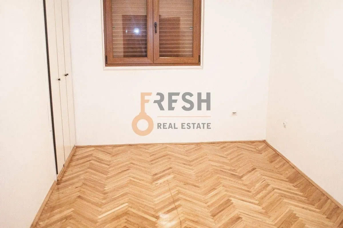 Prodaja, kuća, 397m², Ostalo, Podgorica