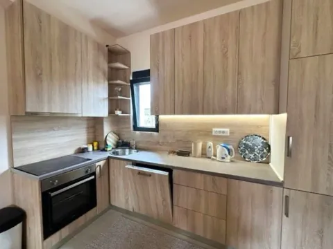 Izdavanje, dvosoban stan, 76m², Dalmatinska ulica, Podgorica - image 4