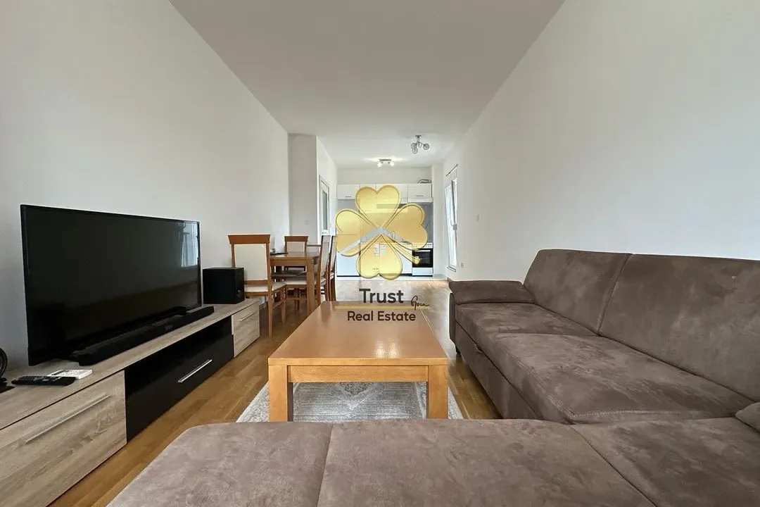 Izdavanje, jednosoban stan, 50m², Stari Aerodrom, Podgorica