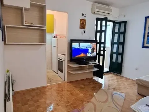 Prodaja, jednosoban stan, 44m², Petrovac, Budva - image 8