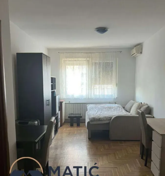 Izdavanje, garsonjera, 26m², Bulevar Evrope, Novi Sad Sve Podlokacije