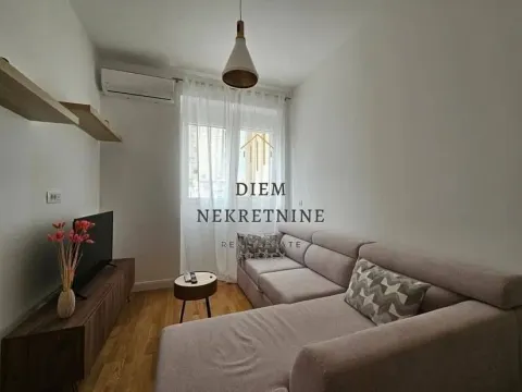 Izdavanje, jednosoban stan, 38m², Centar, Bar - image 6