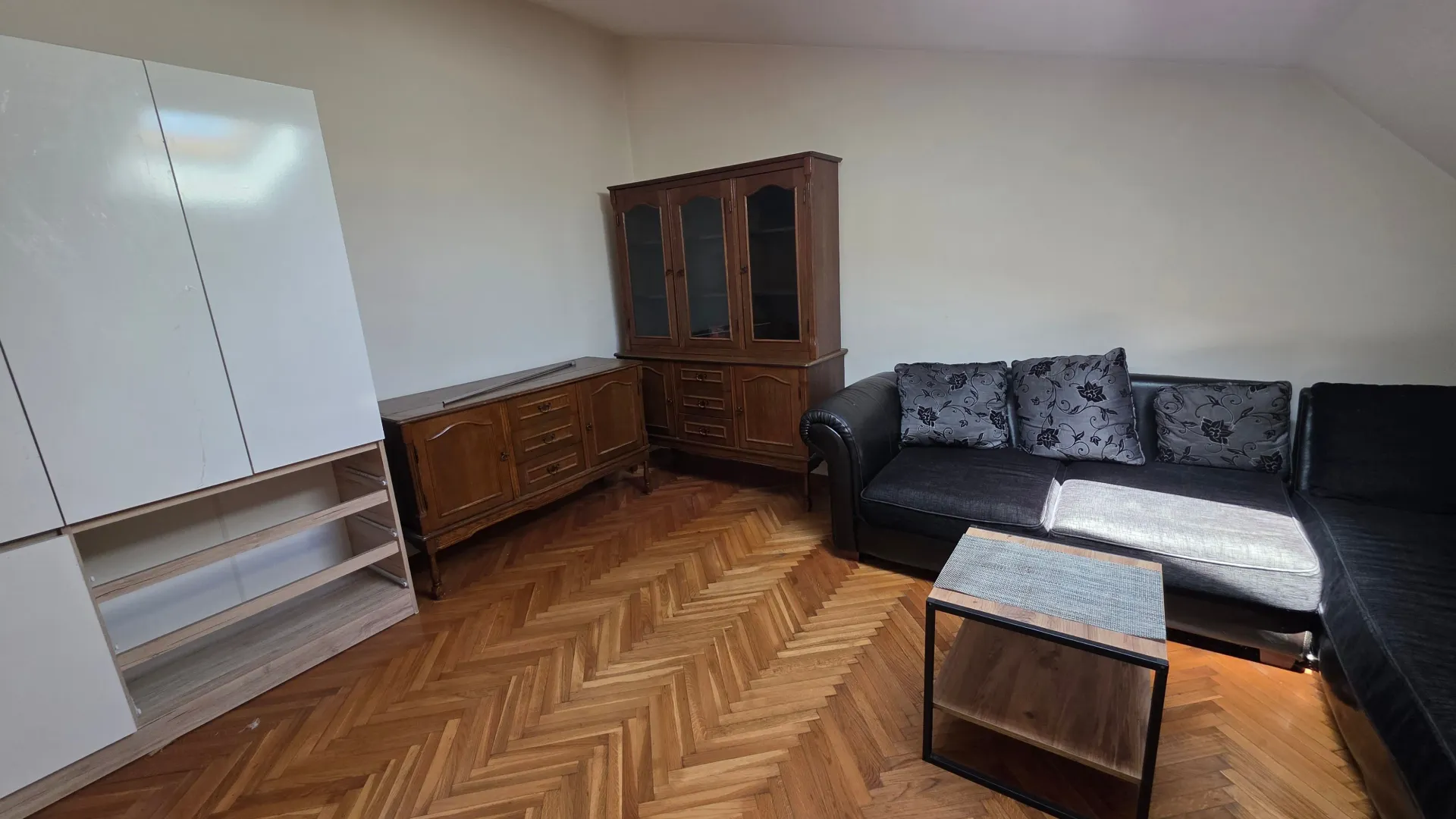 Rent, studio apartment, 25m², Stara Varoš, Podgorica