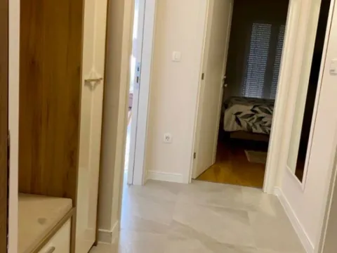 Izdavanje, jednosoban stan, 49m², Central Point, Podgorica - image 7