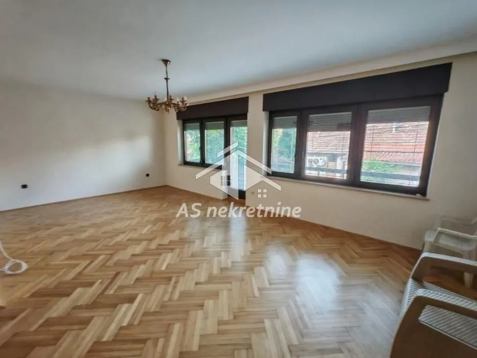 Izdavanje, kuća, 360m², Voždovac Sve Podlokacije, Beograd