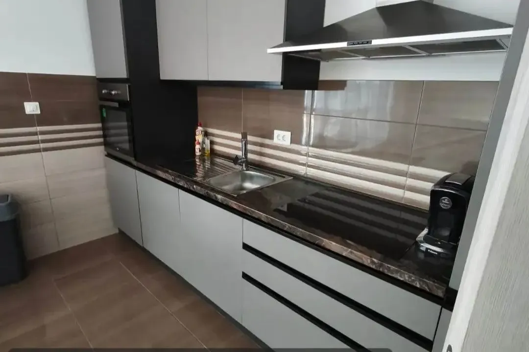 Izdavanje, dvosoban stan, 65m², Stari Aerodrom, Podgorica