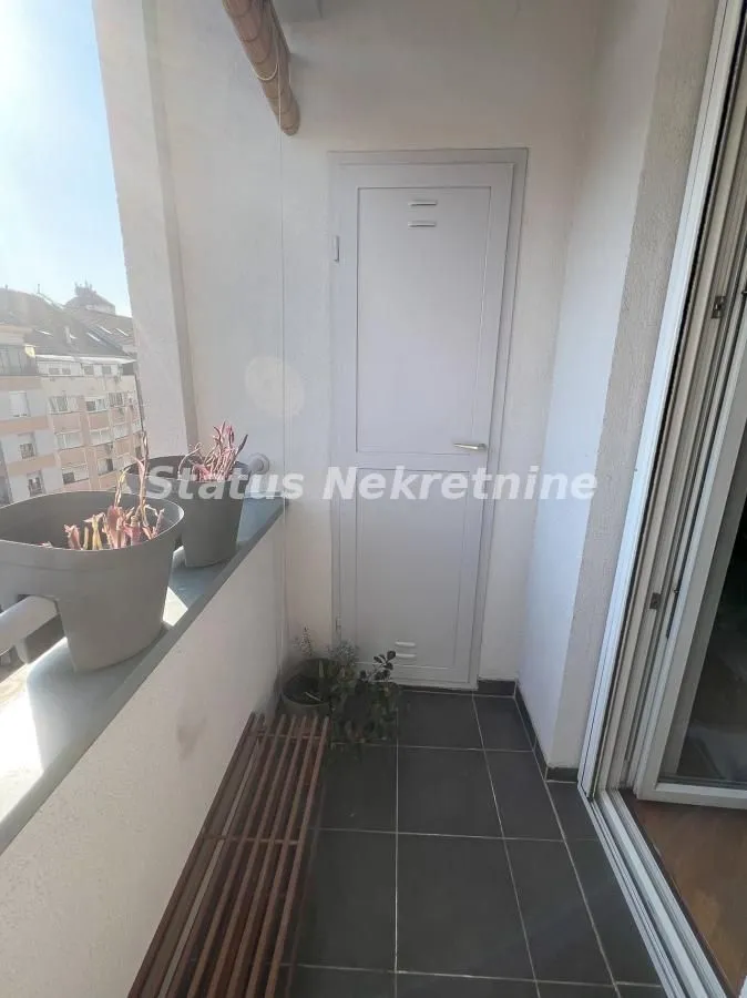 Sale, four bedroom apartment, 102m², Cara Dušana, Novi Sad Sve Podlokacije
