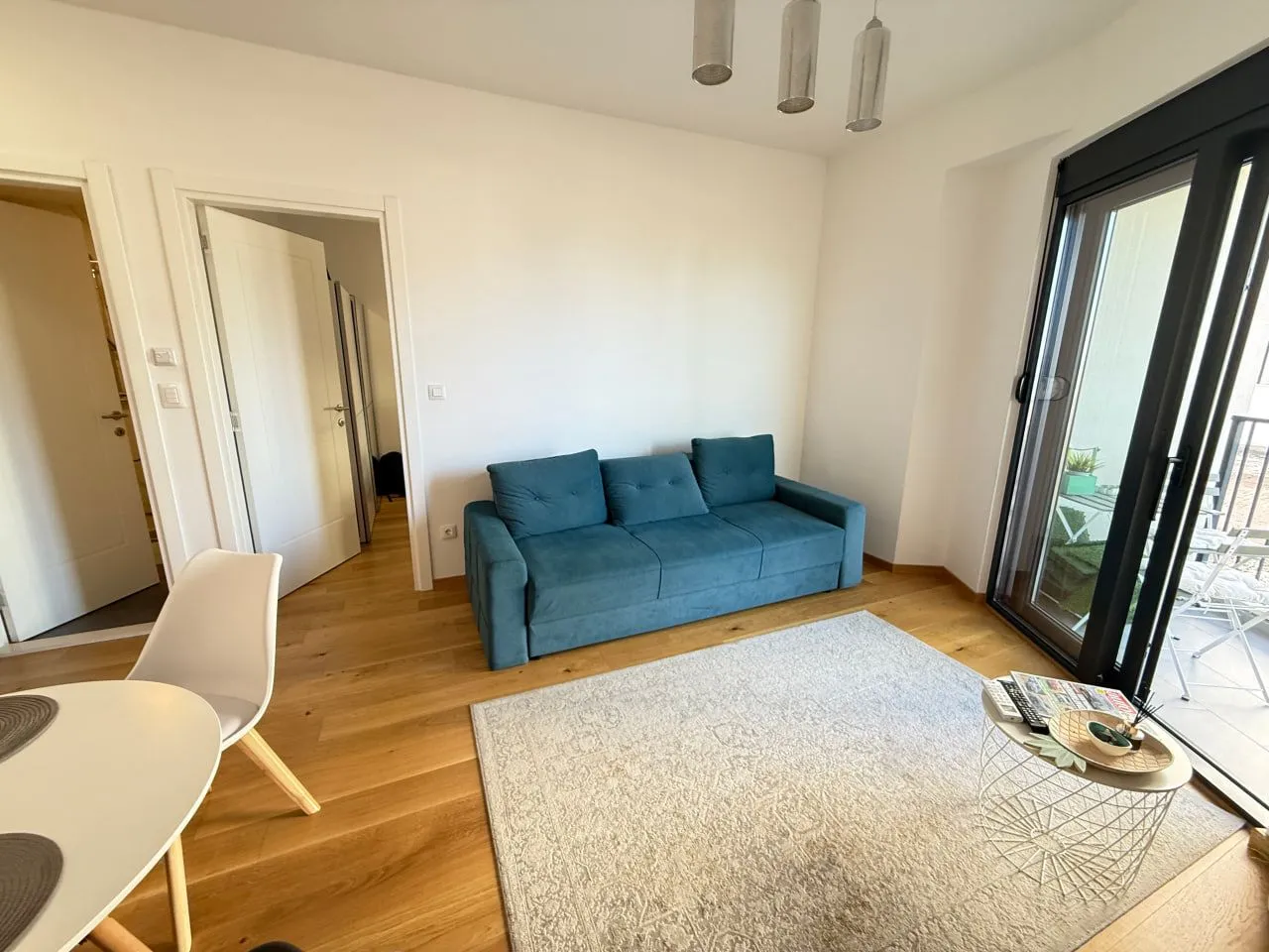 Izdavanje, jednosoban stan, 38m², Bečići, Budva