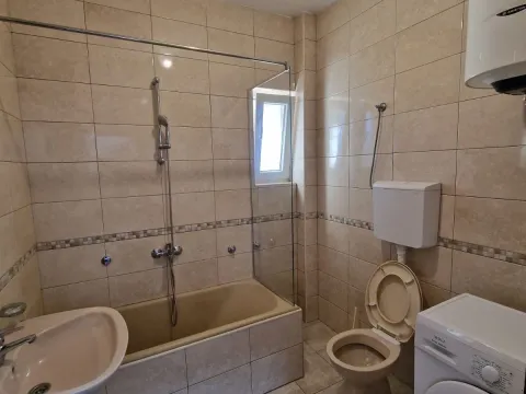 Rent, two bedroom apartment, 80m², Zlatica, Podgorica - image 6