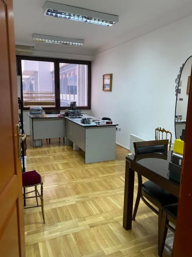 Izdavanje, poslovni prostor, 92m², Preko Morače, Podgorica