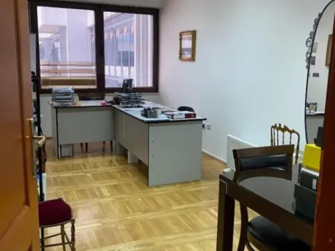 Izdavanje, poslovni prostor, 92m², Preko Morače, Podgorica - image 5