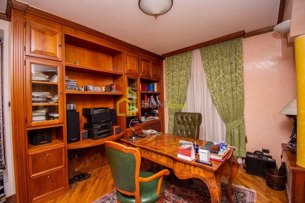 Prodaja, kuća, 750m², Pod Goricom, Podgorica