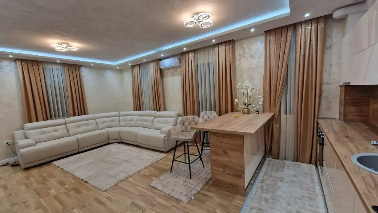 Izdavanje, dvosoban stan, 86m², Stara Varoš, Podgorica