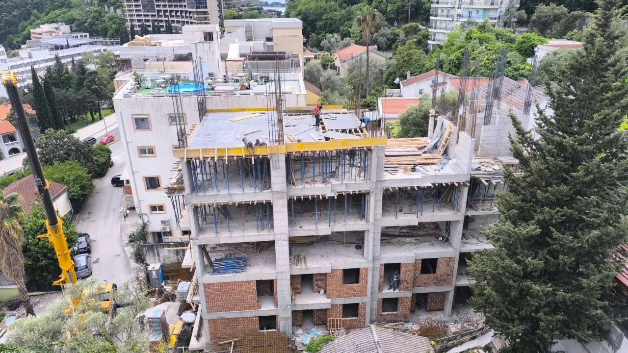 Sale, two bedroom apartment, 78m², Bečići, Budva