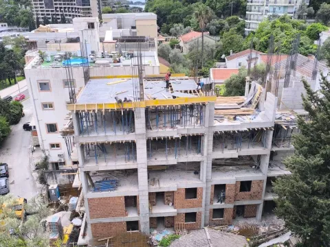 Prodaja, dvosoban stan, 78m², Bečići, Budva - image 1