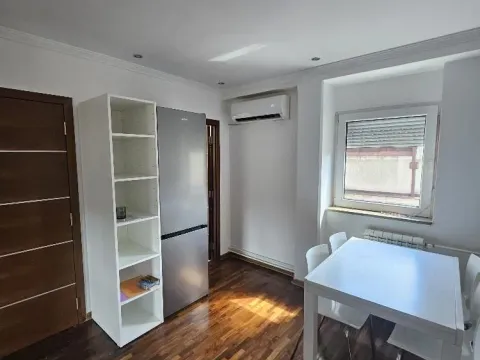 Izdavanje, dvosoban stan, 37m², Stari Grad, Beograd - image 7