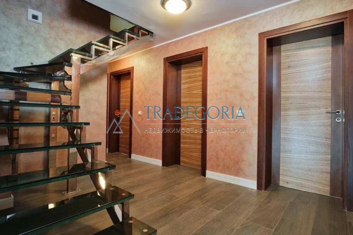 Prodaja, trosoban stan, 350m², Rafailovići, Budva