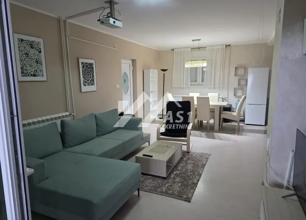 Rent, house, 300m², Petrovaradin, Novi Sad