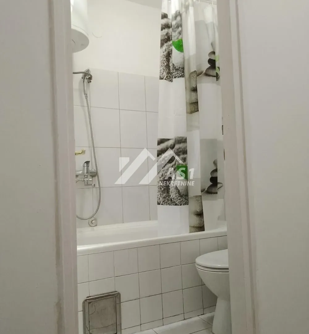 Izdavanje, dvosoban stan, 47m², Detelinara, Novi Sad Sve Podlokacije