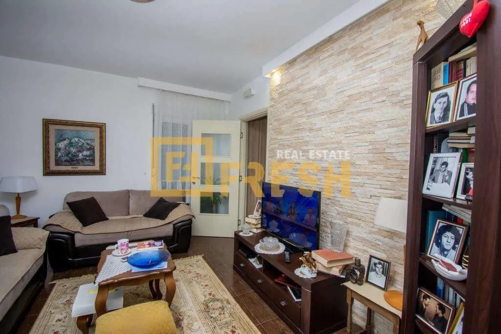 Prodaja, kuća, 220m², Ostalo, Podgorica