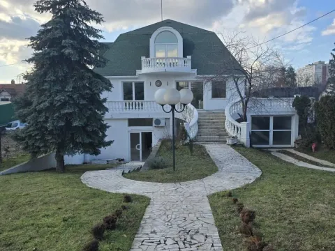 Sale, house, 390m², Mali Mokri Lug, Zvezdara Sve Podlokacije