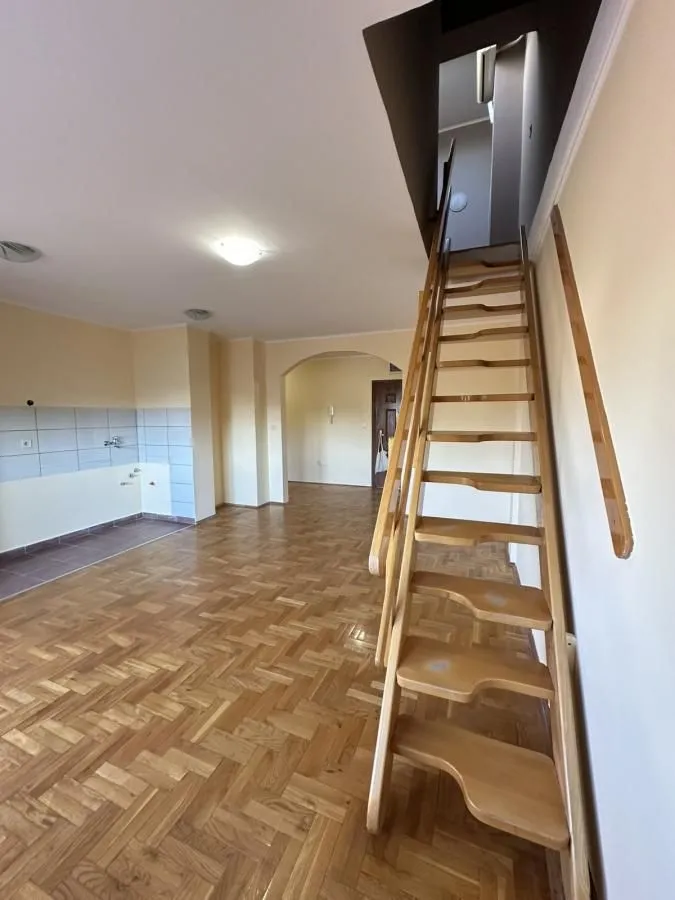 Izdavanje, četvorosoban stan, 103m², Nova Detelinara, Novi Sad Sve Podlokacije