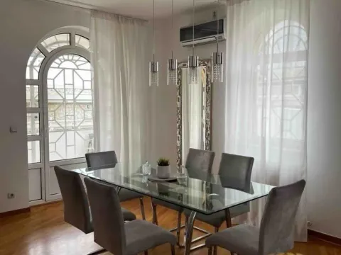 Rent, four bedroom apartment, 135m², Savski Venac, Beograd - image 4