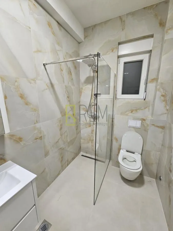 Prodaja, dvosoban stan, 70m², Đenovići, Herceg Novi