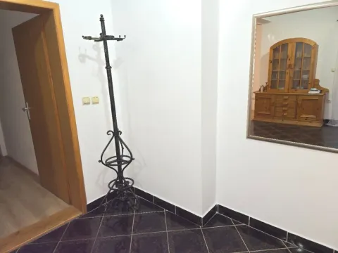 Izdavanje, dvosoban stan, 75m², Zagorič, Podgorica - image 7