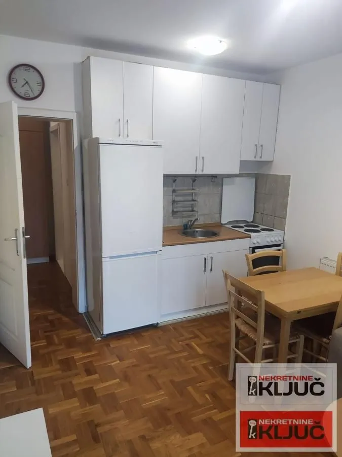 Izdavanje, jednosoban stan, 41m², Socijalno, Novi Sad Sve Podlokacije