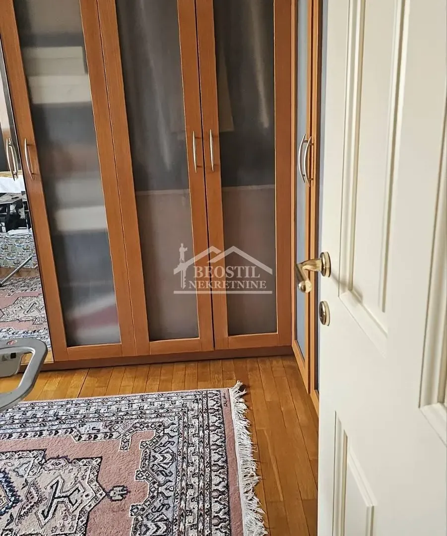 Izdavanje, stan, 191m², Stari Grad, Beograd