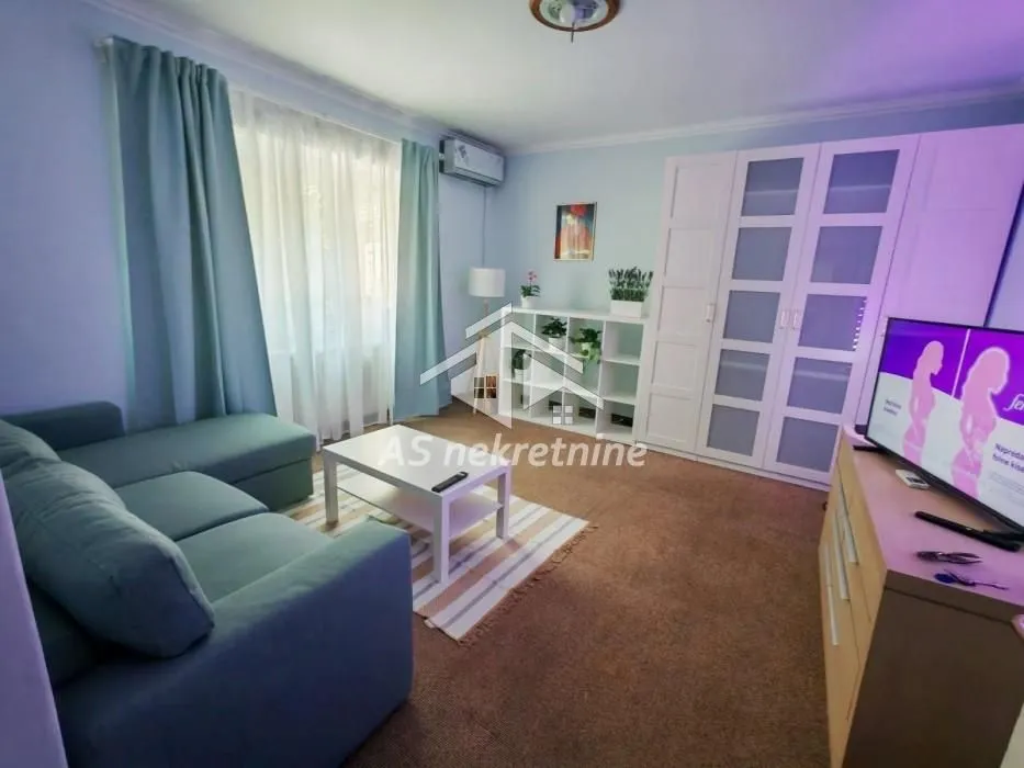 Izdavanje, jednosoban stan, 44m², Slavija, Vračar Sve Podlokacije