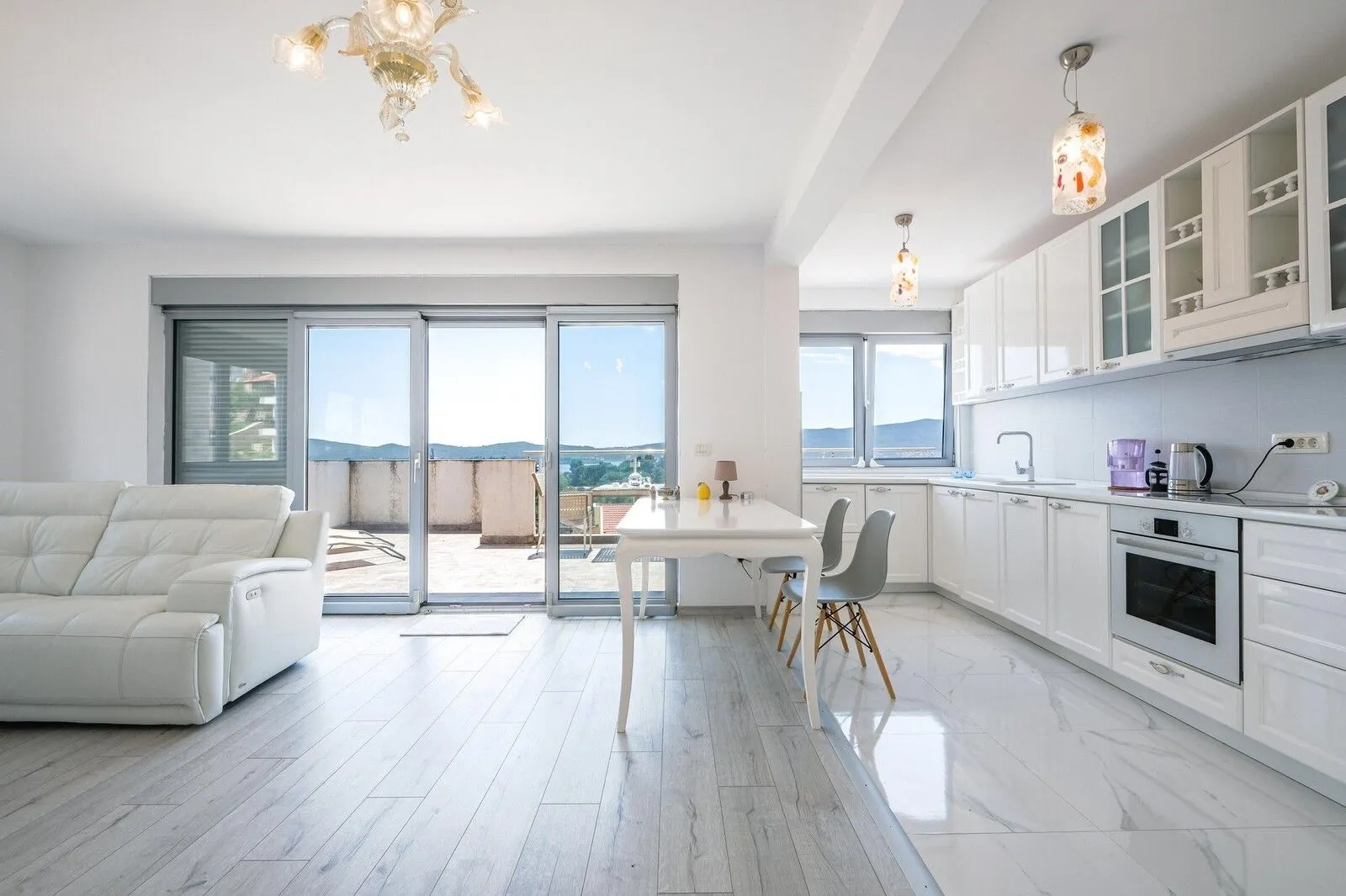 Prodaja, trosoban stan, 116m², Tivat, Crna Gora