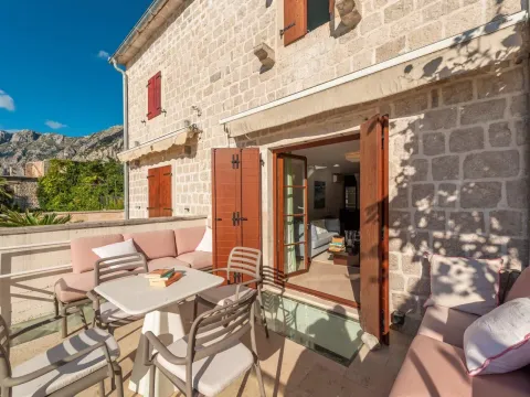 Prodaja, kuća, 232m², Kotor, Crna Gora - image 18