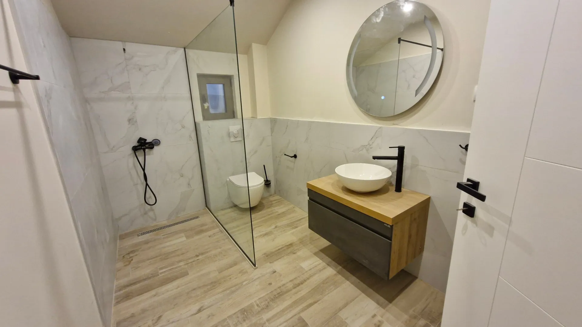 Prodaja, dvosoban stan, 90m², Dumidran, Tivat