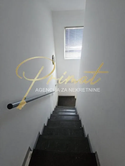 Rent, office space, 290m², Krnjaca, Palilula Sve Podlokacije