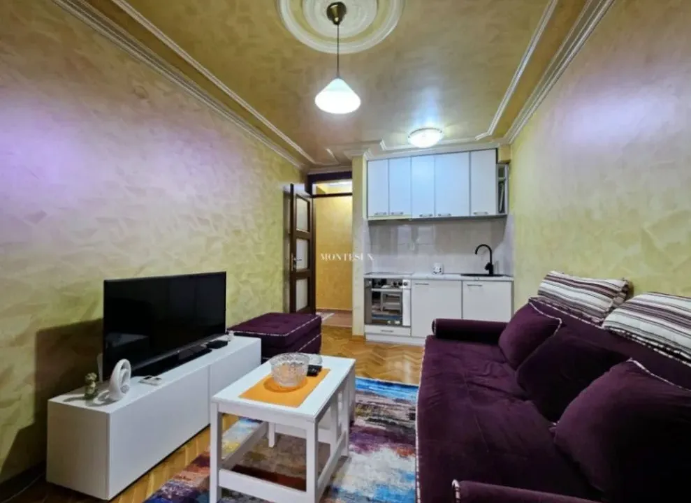 Izdavanje, jednosoban stan, 40m², Budva, Crna Gora