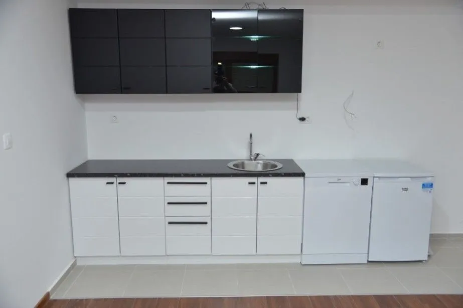 Izdavanje, poslovni prostor, 92m², Master Kvart, Podgorica